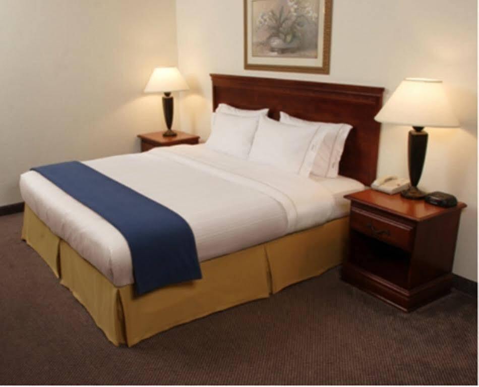 Holiday Inn Express & Suites Jackson/Pearl International Airport Екстериор снимка